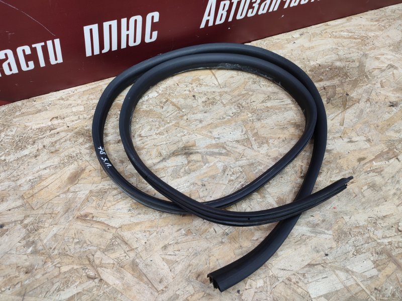 Уплотнитель двери