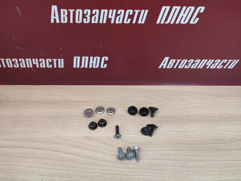 Крепеж двери