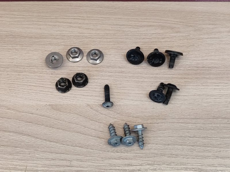 Крепеж двери