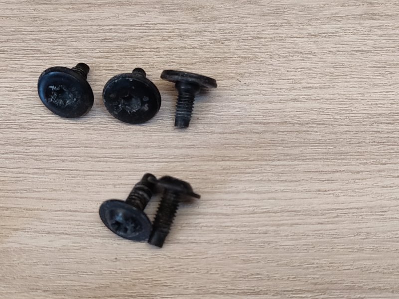 Крепеж двери