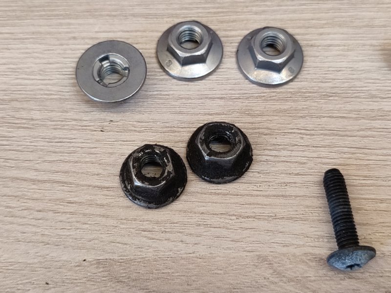 Крепеж двери