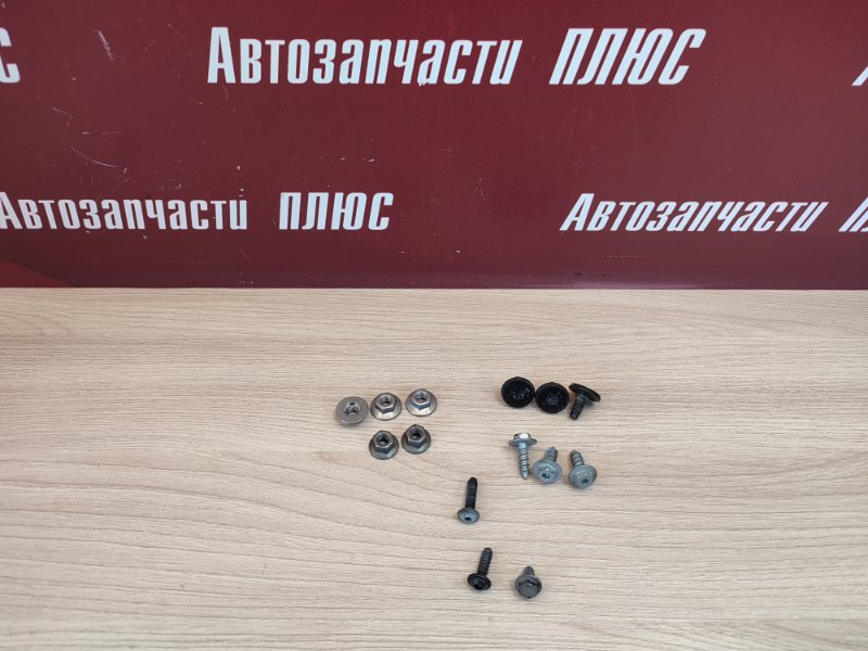 Крепеж двери