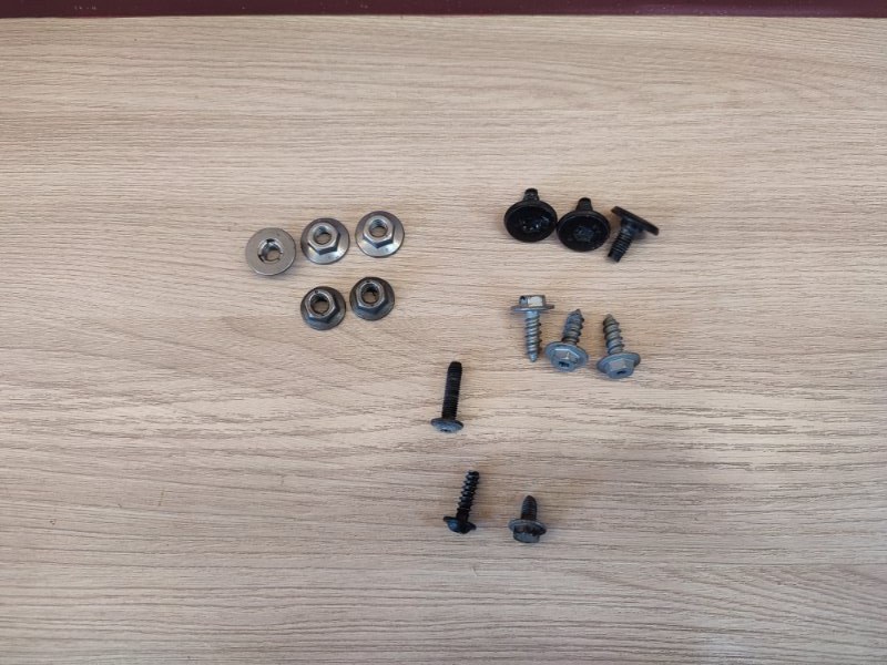 Крепеж двери