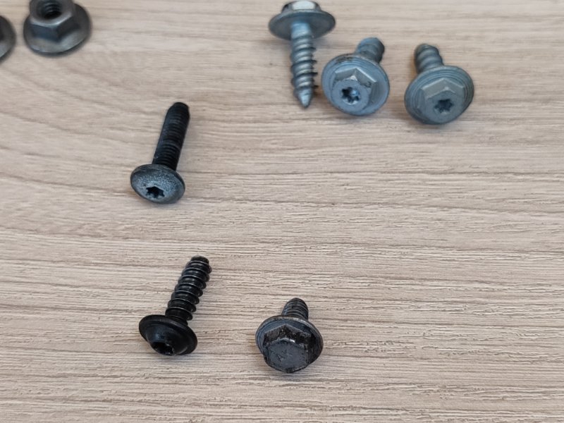 Крепеж двери