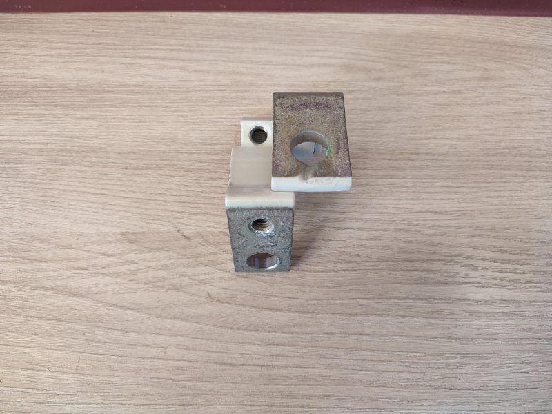 Петля двери