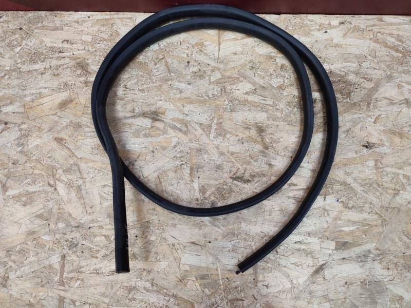 Уплотнитель двери