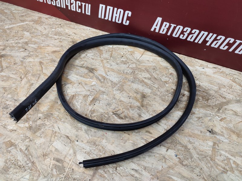 Уплотнитель двери