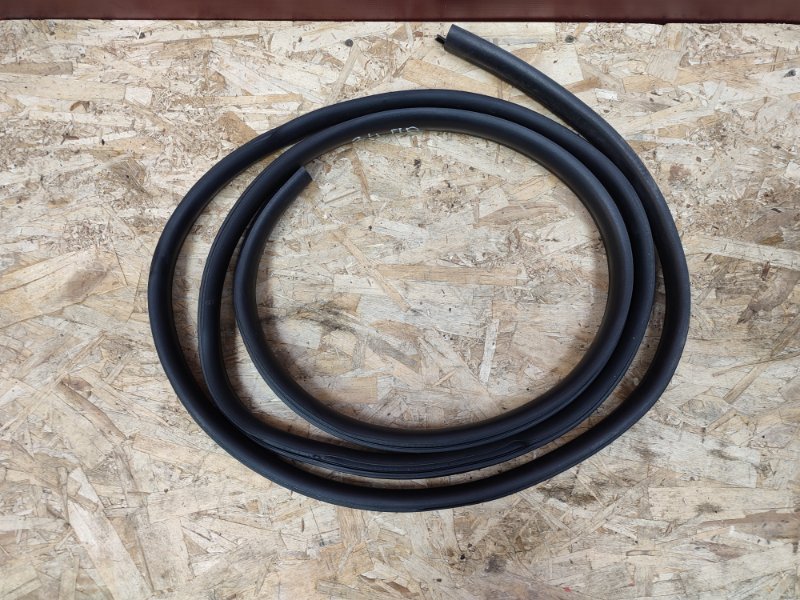 Уплотнитель двери