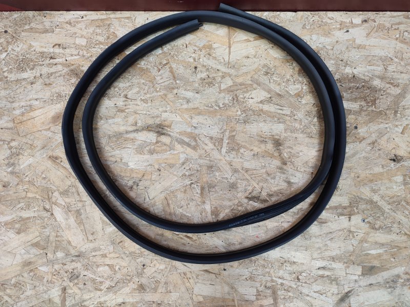 Уплотнитель двери