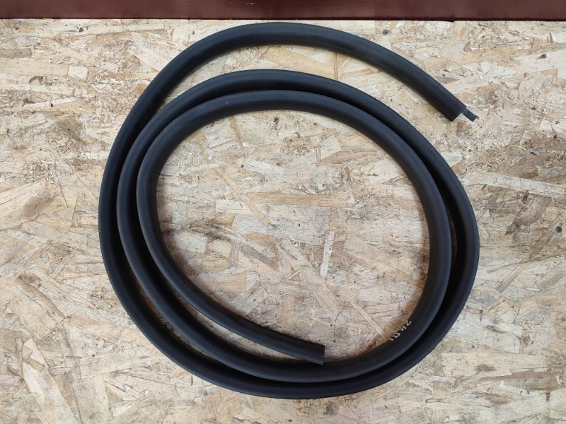 Уплотнитель двери