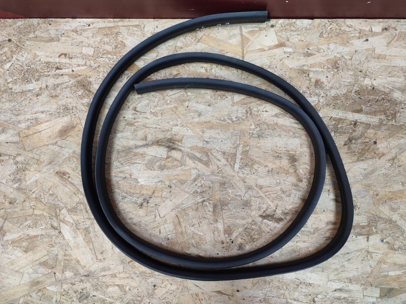 Уплотнитель двери