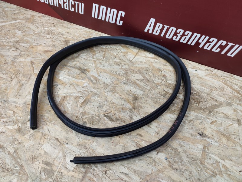 Уплотнитель двери