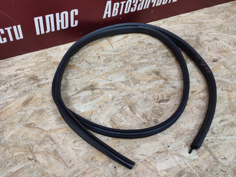 Уплотнитель двери