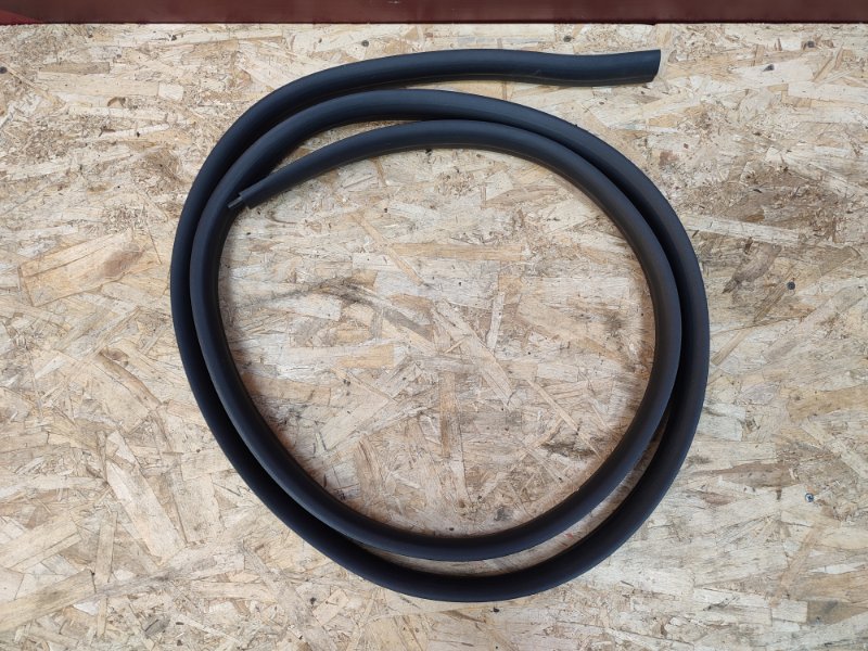 Уплотнитель двери