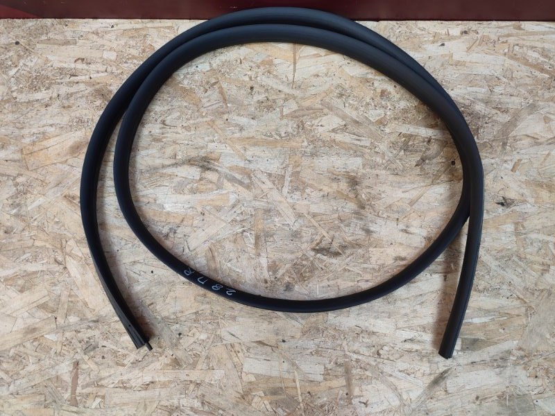 Уплотнитель двери