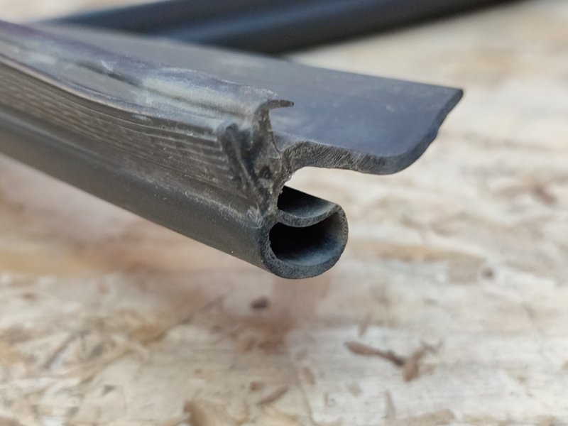 Уплотнительная резинка крыши