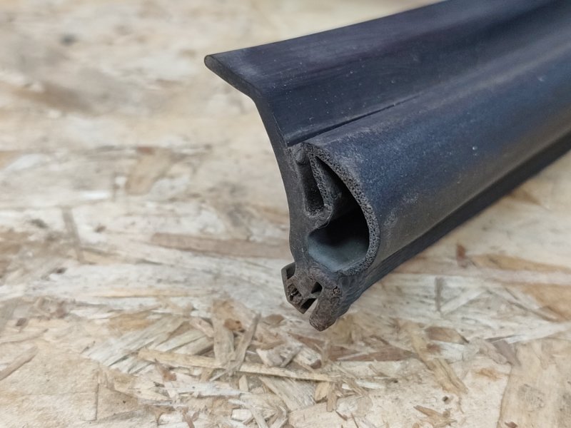 Уплотнительная резинка крыши