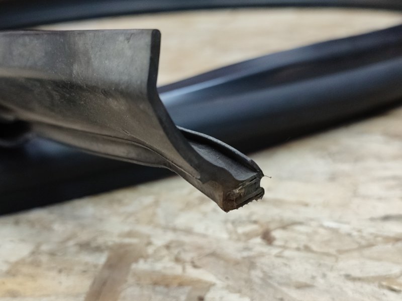 Уплотнительная резинка крыши