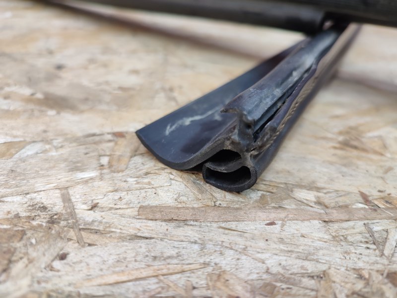 Уплотнительная резинка крыши