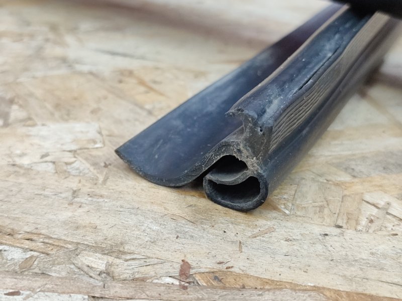 Уплотнительная резинка крыши