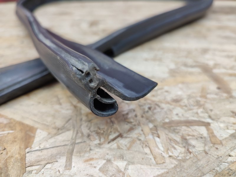 Уплотнительная резинка крыши