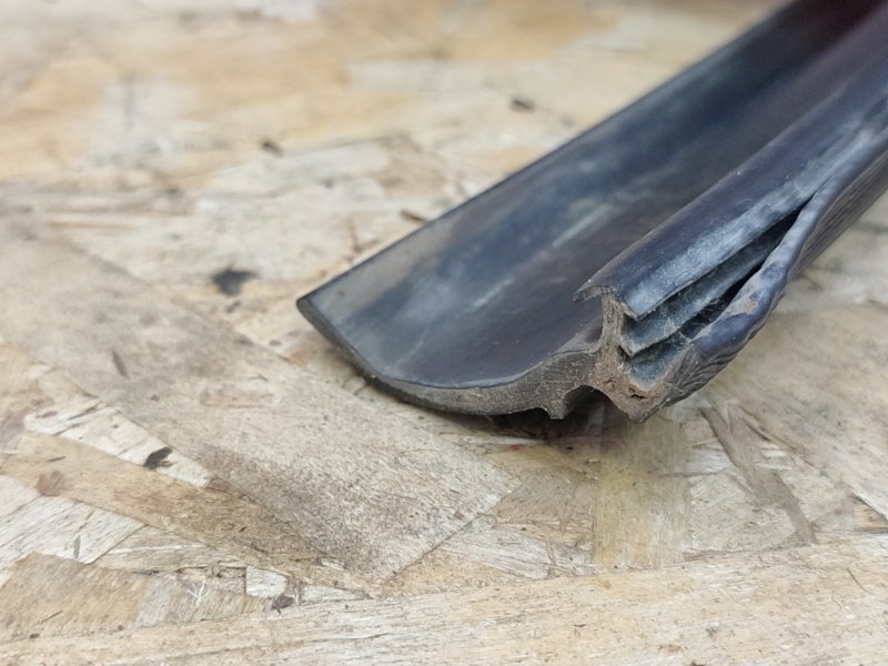 Уплотнительная резинка крыши