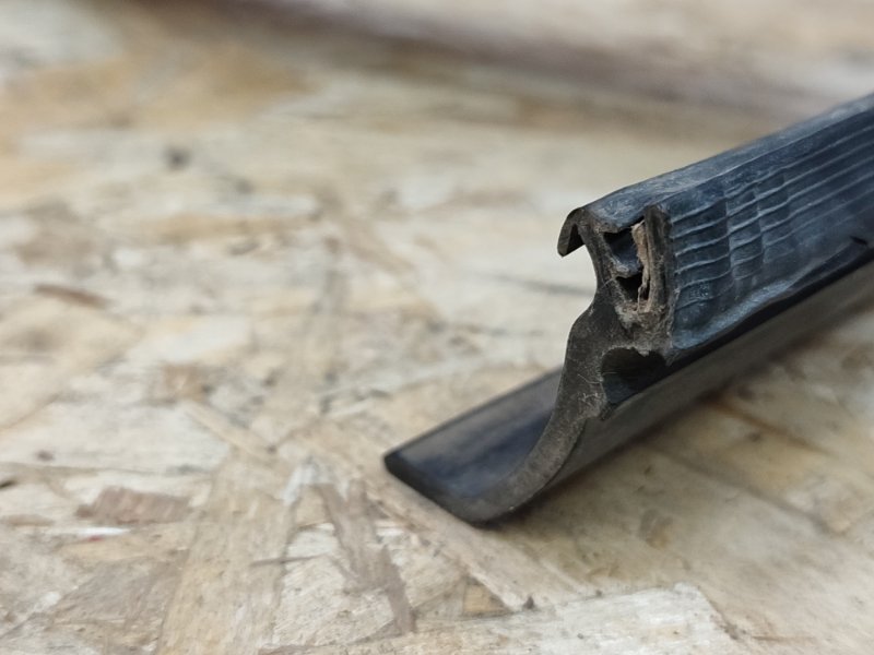 Уплотнительная резинка крыши