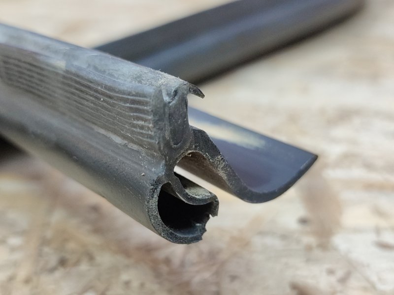 Уплотнительная резинка крыши