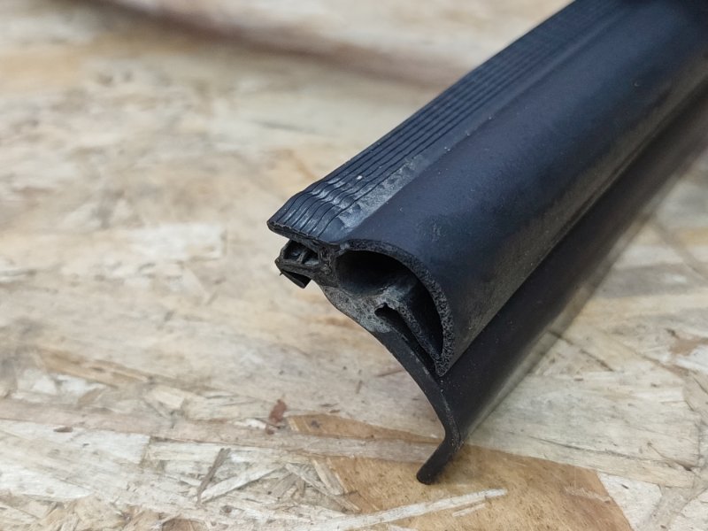 Уплотнительная резинка крыши