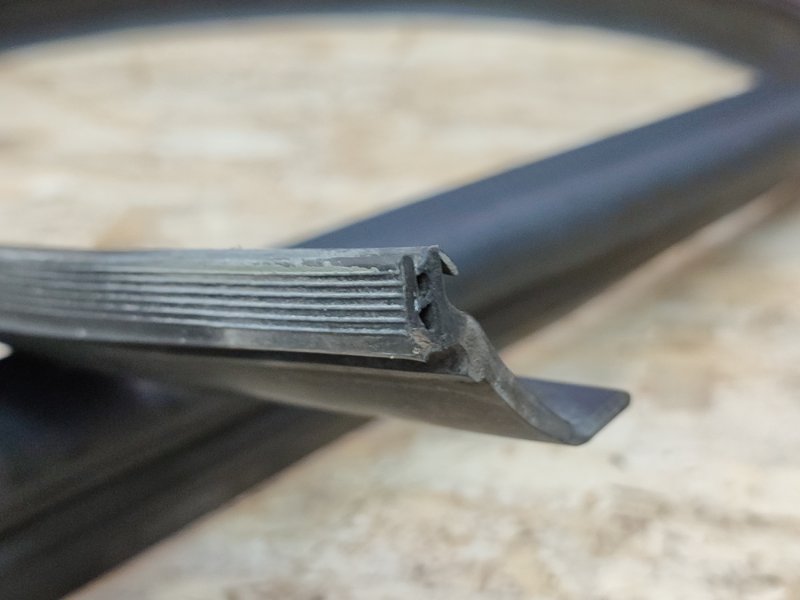 Уплотнительная резинка крыши