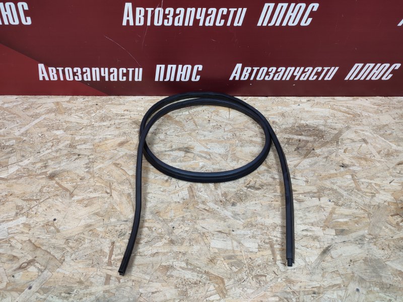 Уплотнительная резинка крышки багажника