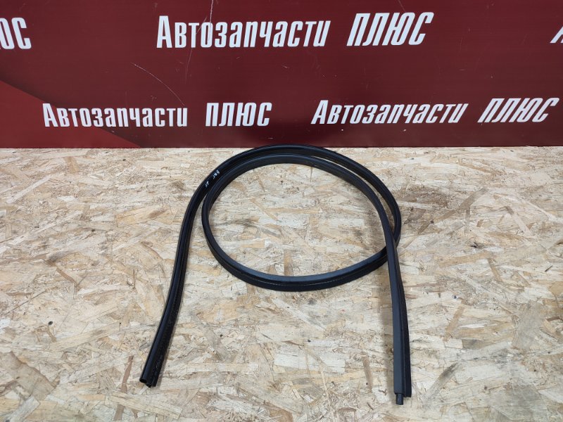 Уплотнительная резинка крышки багажника