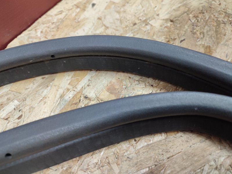 Уплотнительная резинка крышки багажника