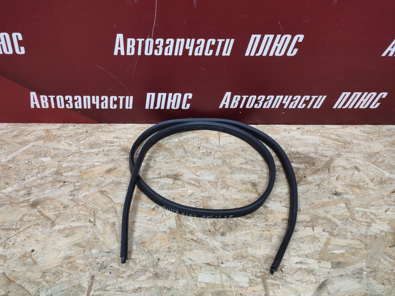 Уплотнительная резинка крышки багажника