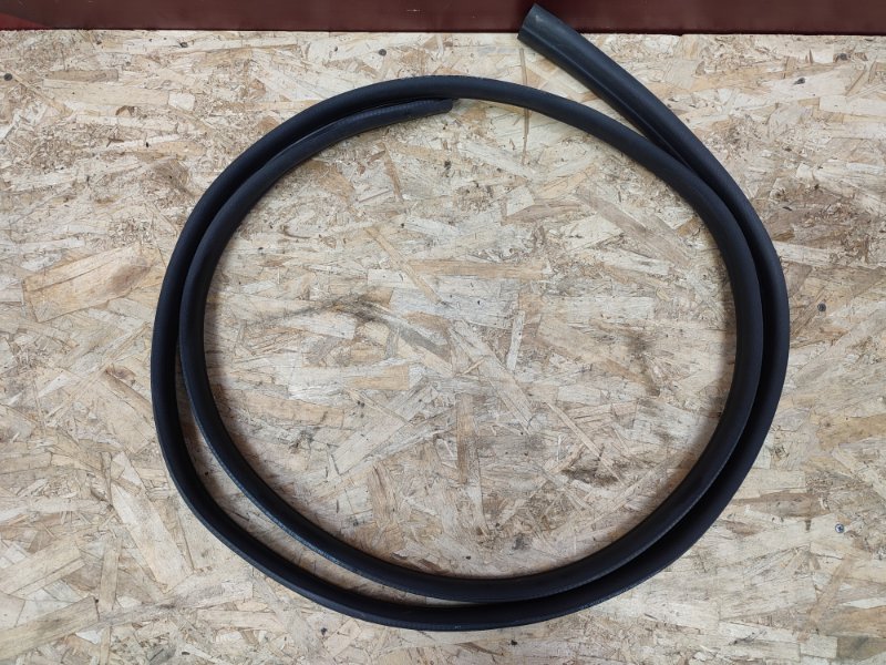 Уплотнитель двери