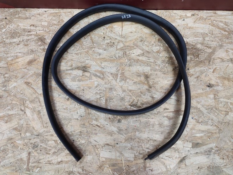 Уплотнитель двери