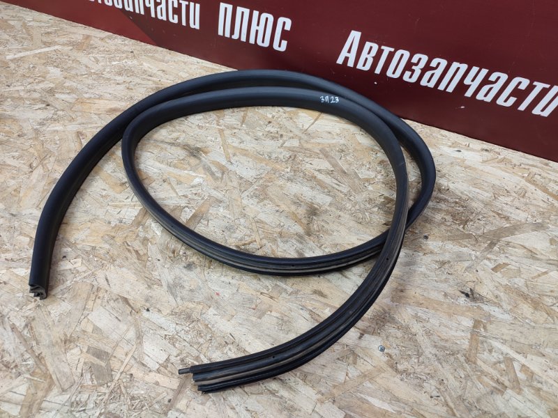 Уплотнитель двери