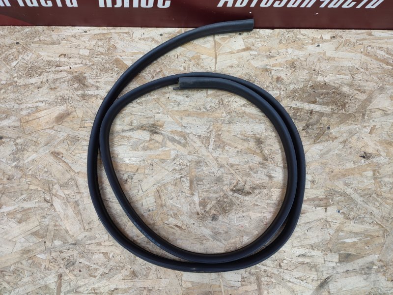 Уплотнитель двери