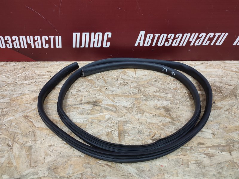 Уплотнитель двери