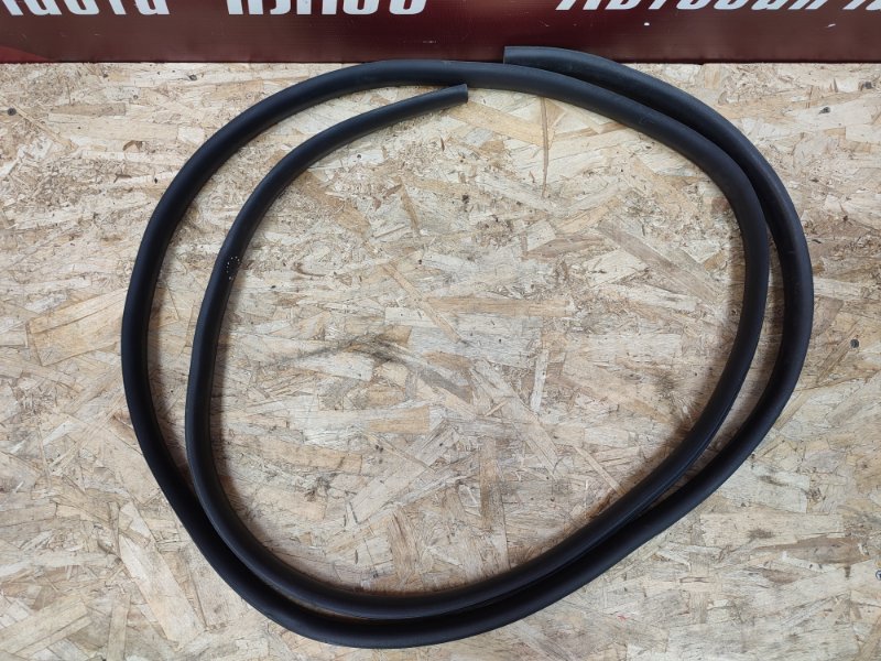 Уплотнитель двери