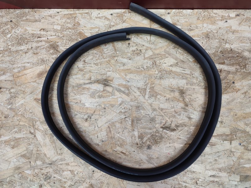 Уплотнитель двери