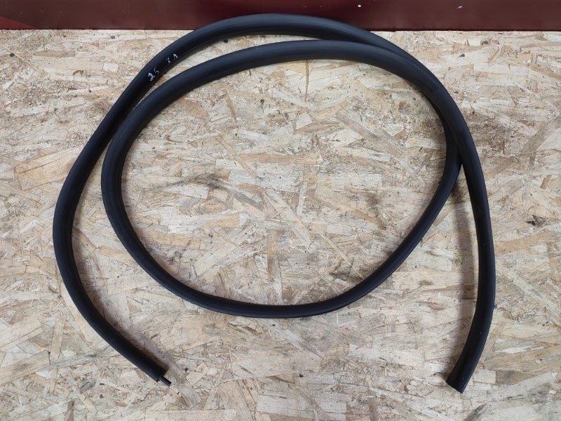 Уплотнитель двери