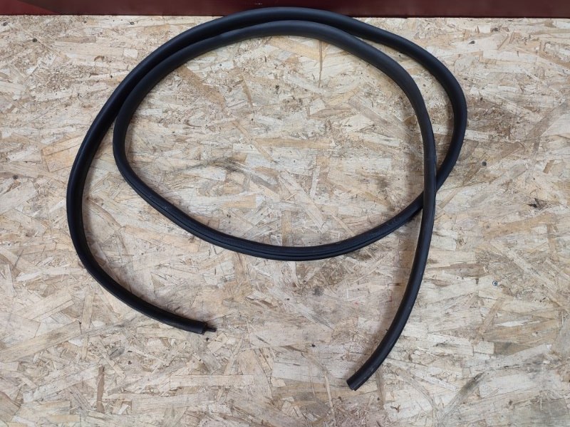 Уплотнитель двери