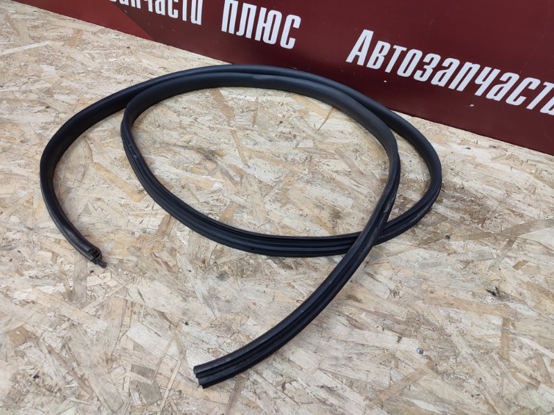 Уплотнитель двери