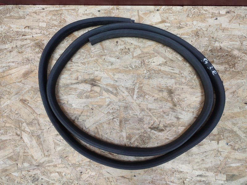 Уплотнитель двери