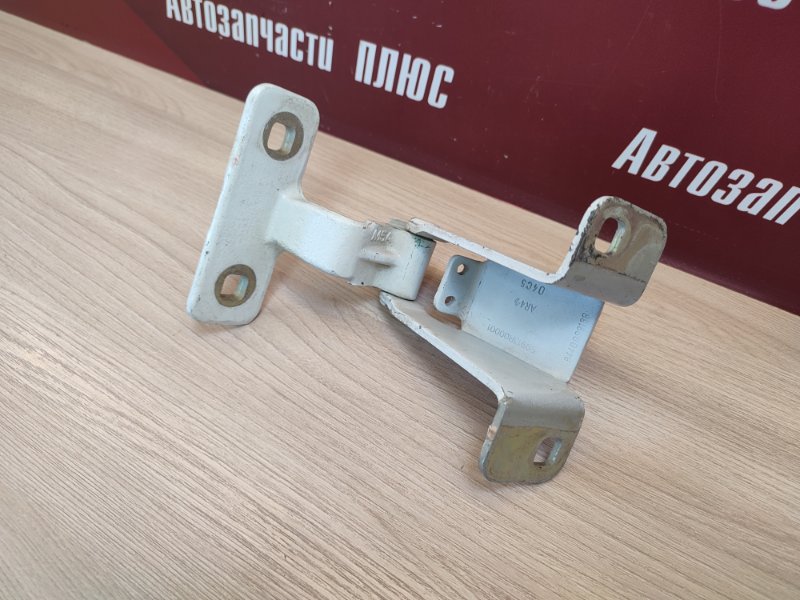 Петля багажника