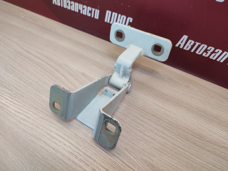 Петля багажника