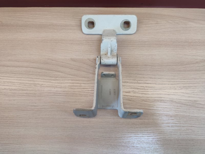 Петля багажника