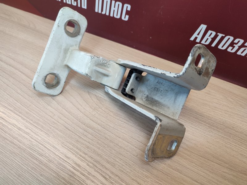 Петля багажника