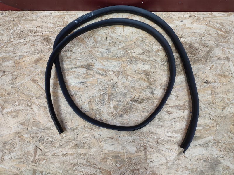 Уплотнитель проема      двери